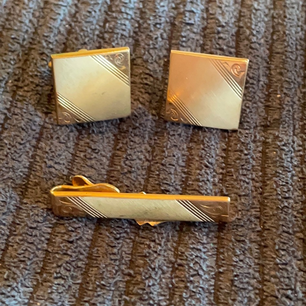 Vintage Swank gold tone tie tack and cuff link set